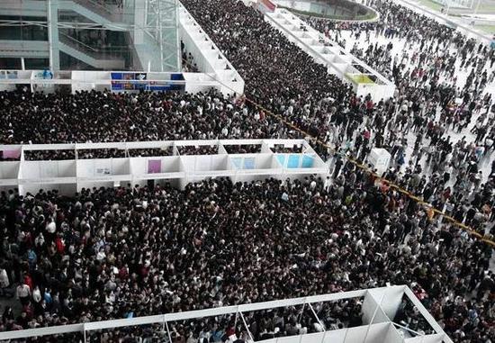 关注 大学生就业难 :不是找工作难 是找好工作难