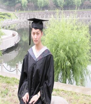 周菲